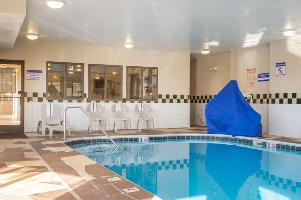 La Quinta Inn & Suites By Wyndham South Holland Buitenkant foto